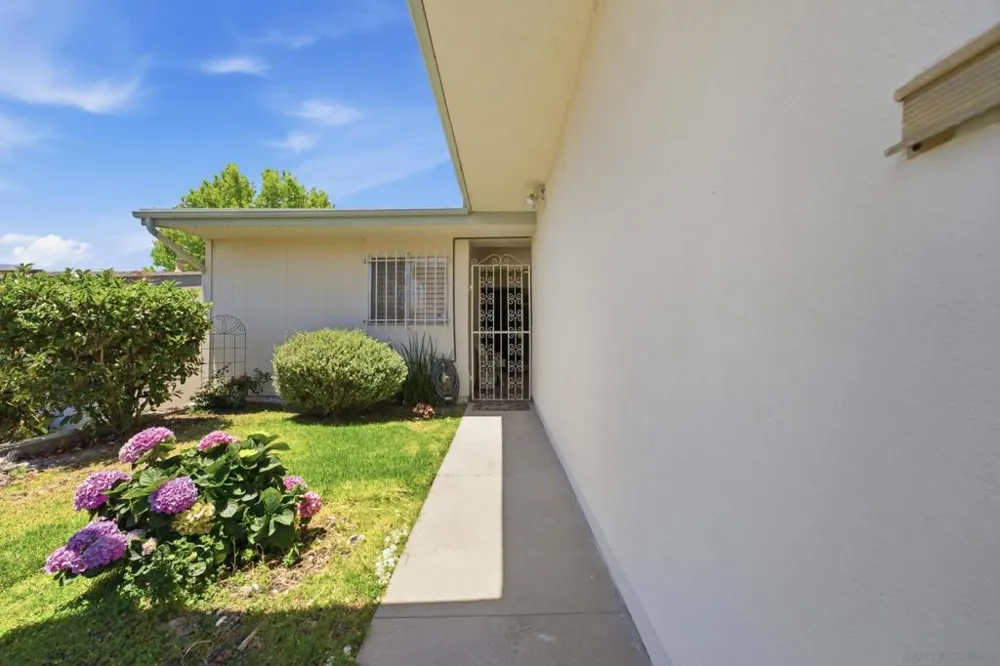 3902 Vista Campana #9 Oceanside, CA 92057