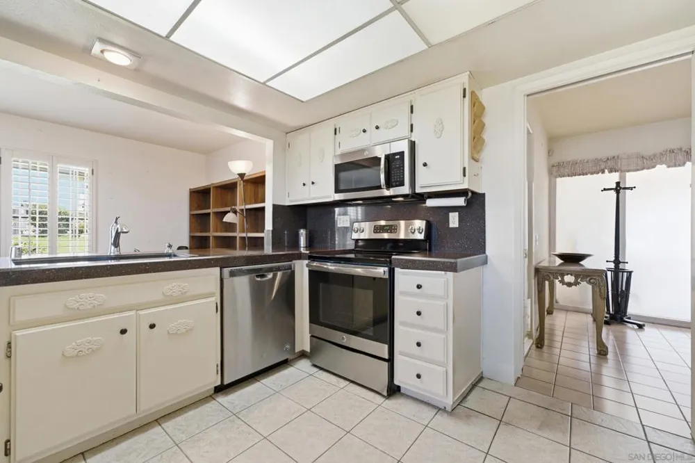 3902 Vista Campana #9 Oceanside, CA 92057