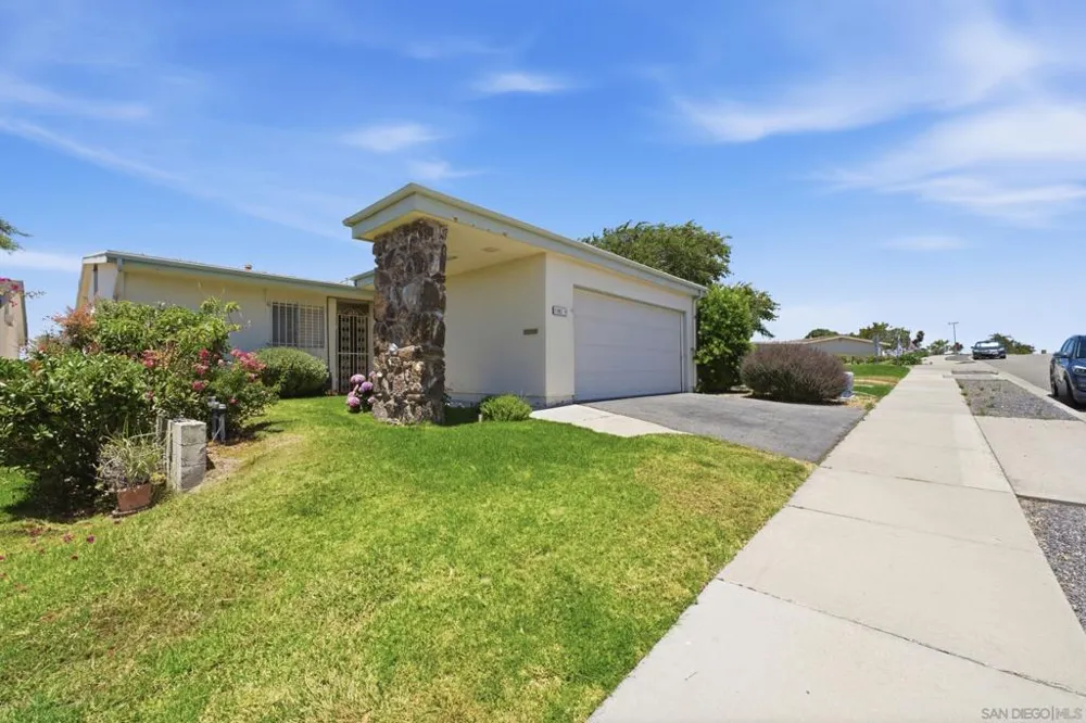 3902 Vista Campana #9 Oceanside, CA 92057