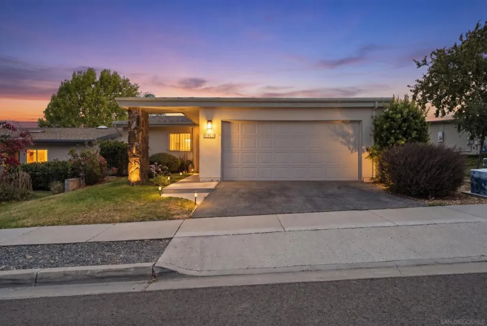 3902 Vista Campana #9 Oceanside, CA 92057