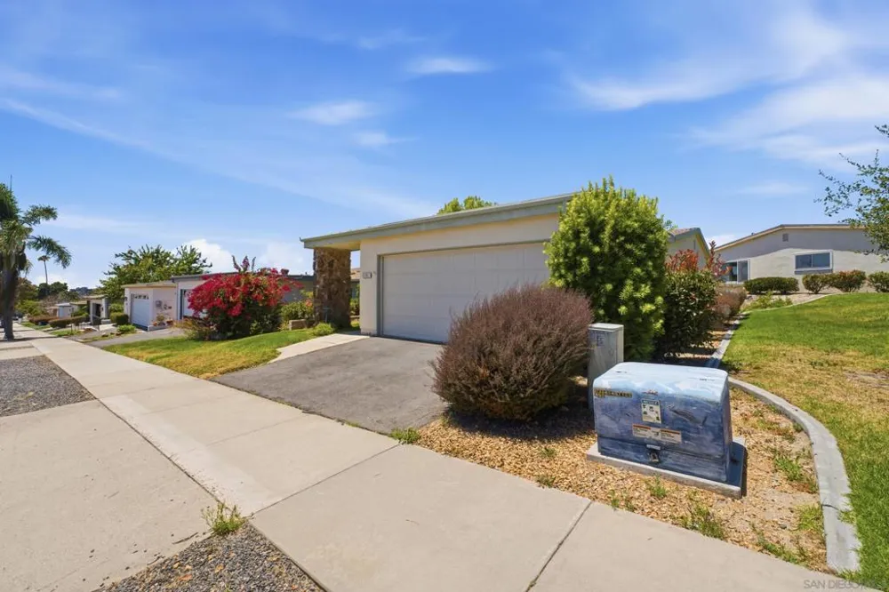3902 Vista Campana #9 Oceanside, CA 92057