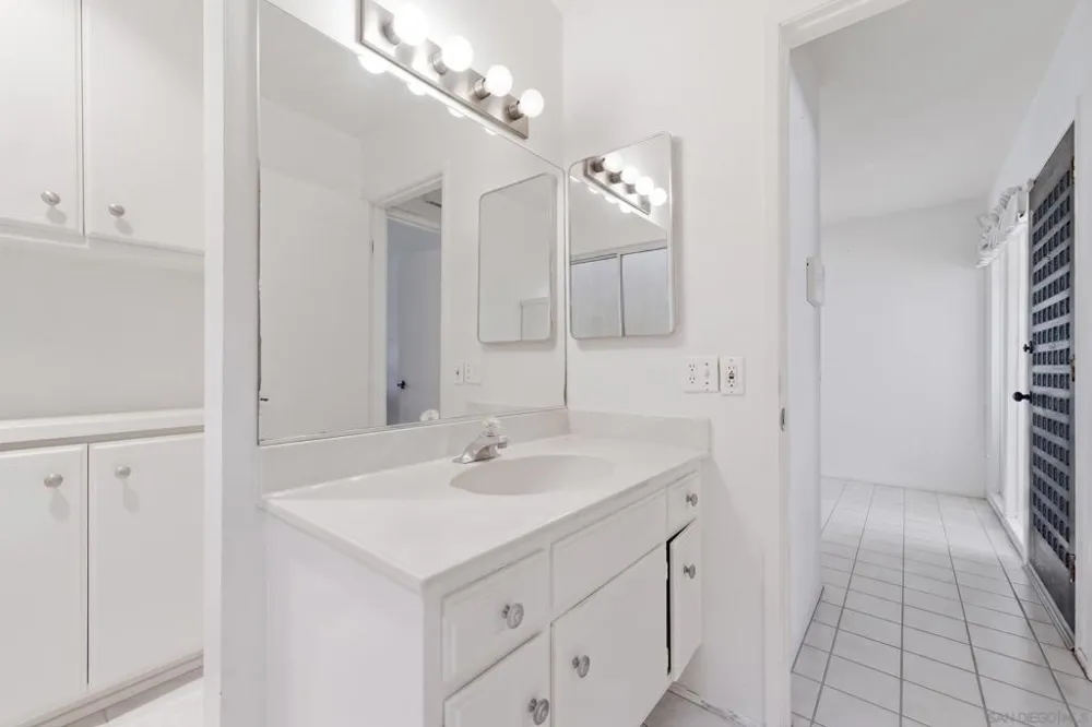 3902 Vista Campana #9 Oceanside, CA 92057