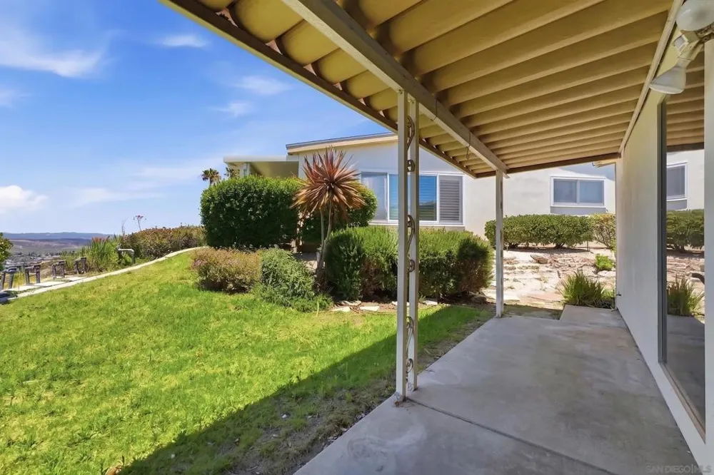 3902 Vista Campana #9 Oceanside, CA 92057
