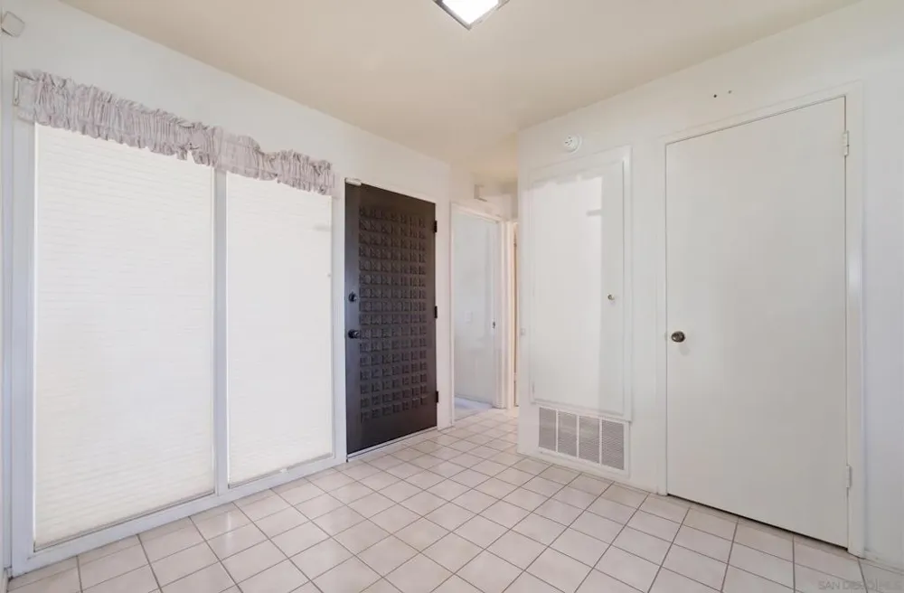 3902 Vista Campana #9 Oceanside, CA 92057