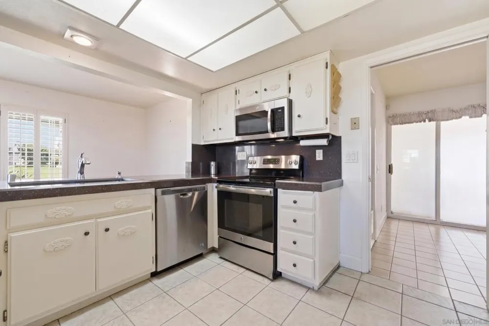 3902 Vista Campana #9 Oceanside, CA 92057