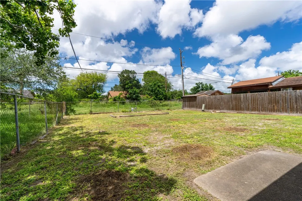 1746 Mission Drive Corpus Christi, TX 78417