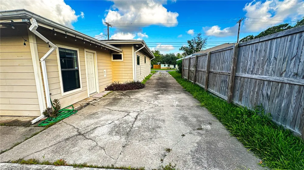 222 DODDRIDGE Corpus Christi, TX 78411