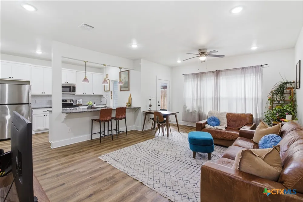 1960 Royal Loop Belton, TX 76513