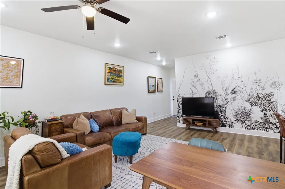 1960 Royal Loop Belton, TX 76513