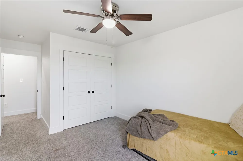 1960 Royal Loop Belton, TX 76513
