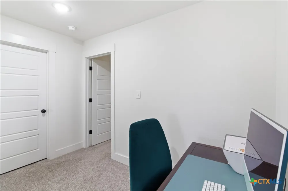 1960 Royal Loop Belton, TX 76513