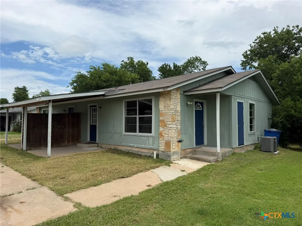 512 Lenora Drive Taylor, TX 76574