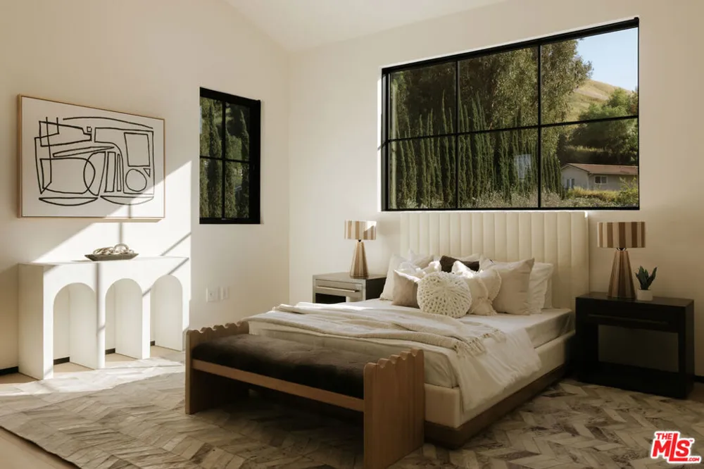 24640 Wingfield Road Hidden Hills, CA 91302