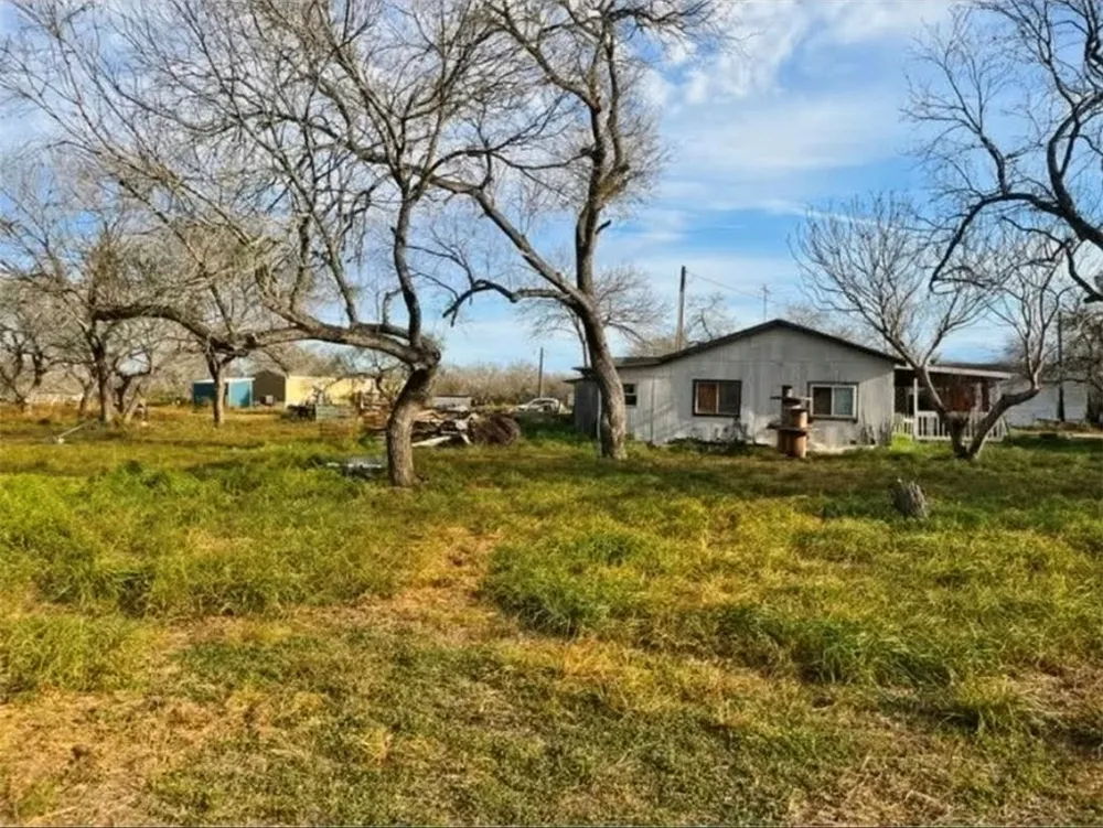 8841 County Road 614 Skidmore, TX 78389