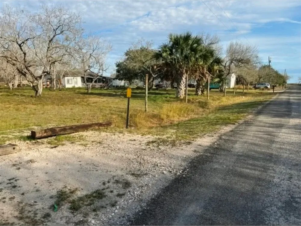 8841 County Road 614 Skidmore, TX 78389