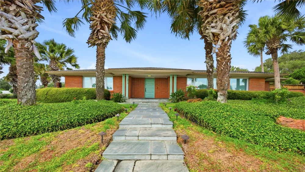 2011 Ocean Drive Corpus Christi, TX 78404