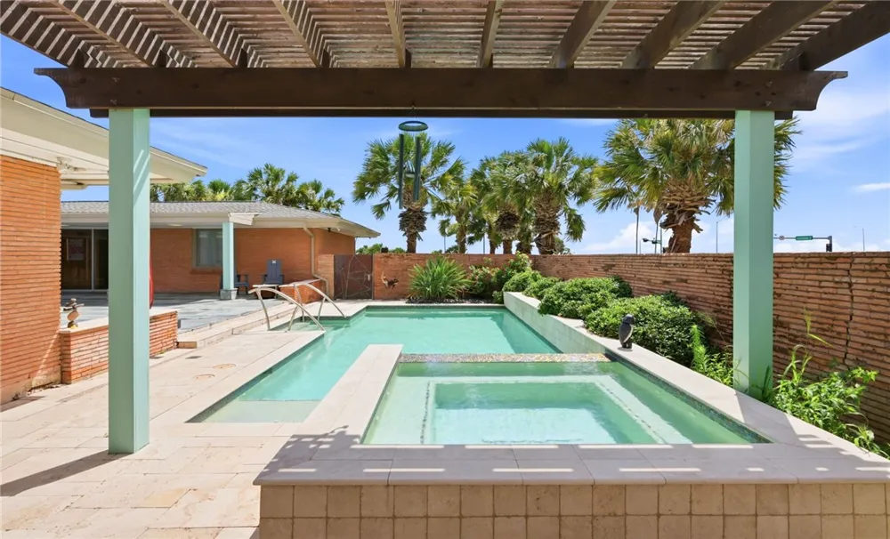 2011 Ocean Drive Corpus Christi, TX 78404