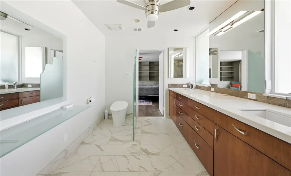 2011 Ocean Drive Corpus Christi, TX 78404