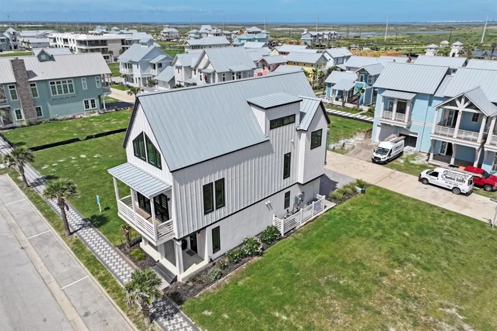 507 Sunrise Avenue Port Aransas, TX 78373