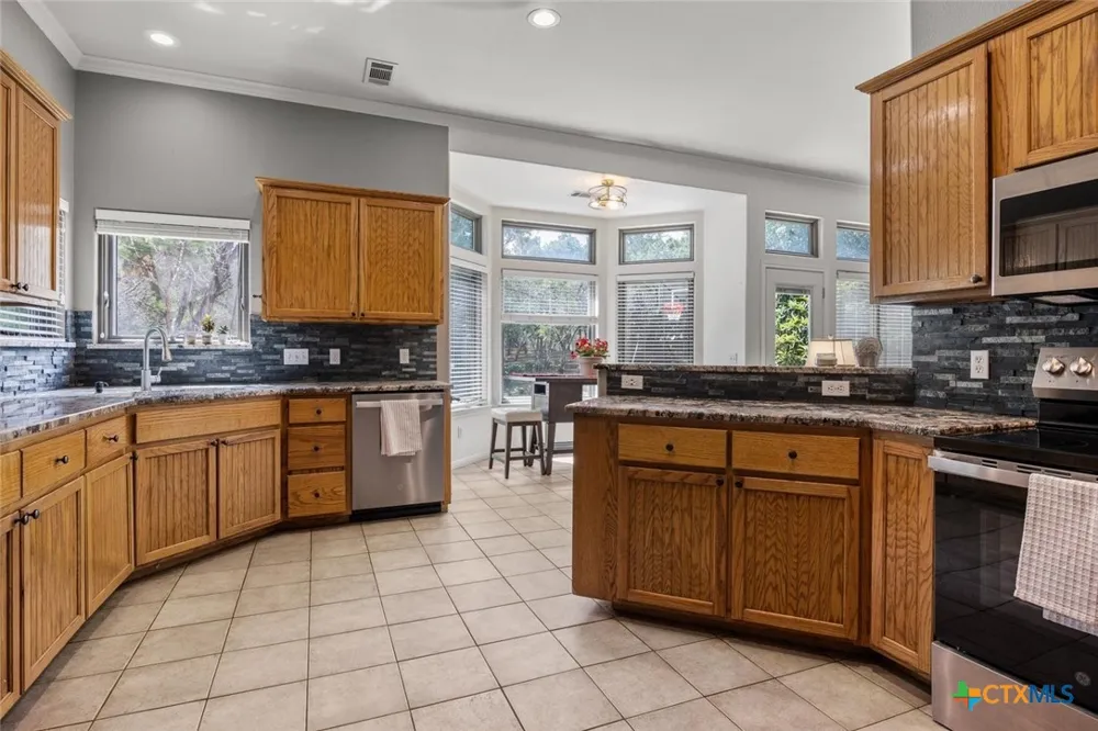 12 Springwood Circle Wimberley, TX 78676