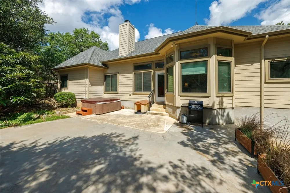 12 Springwood Circle Wimberley, TX 78676