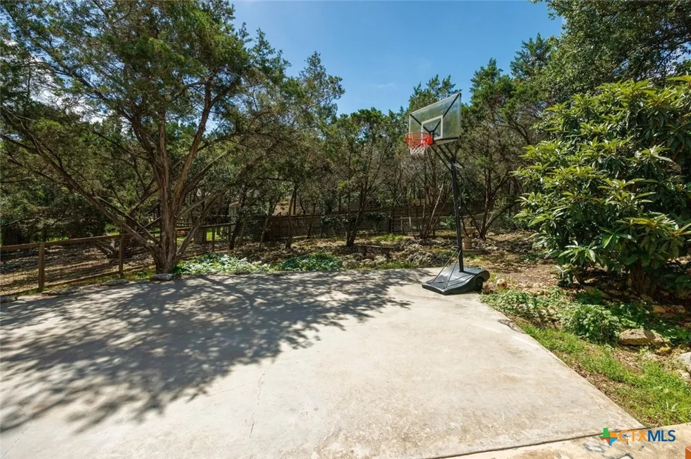 12 Springwood Circle Wimberley, TX 78676