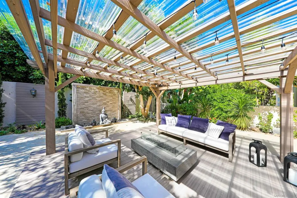 9760 Claiborne Sq La Jolla, CA 92037