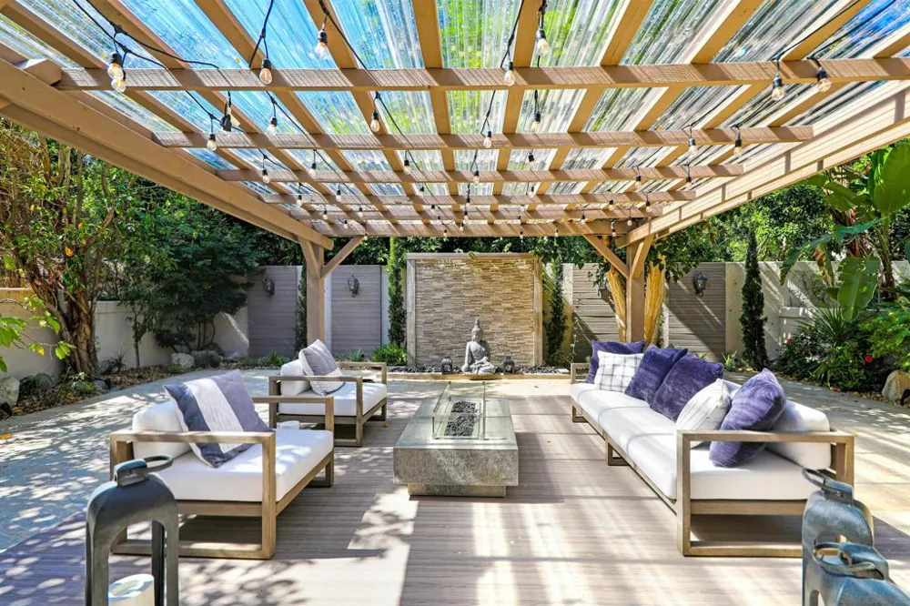 9760 Claiborne Sq La Jolla, CA 92037