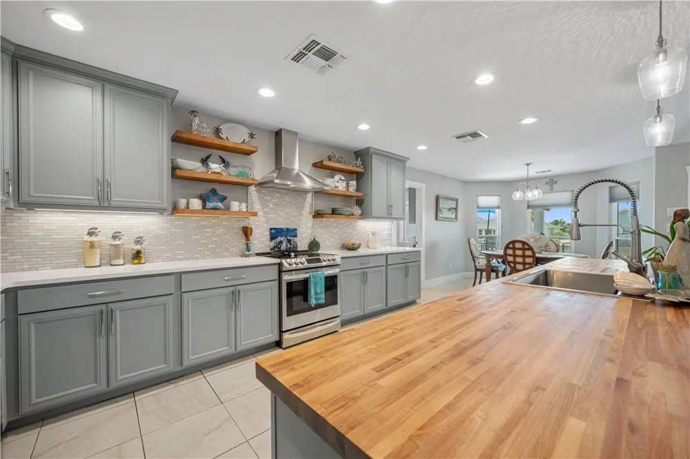 126 Sea View Drive Aransas Pass, TX 78336