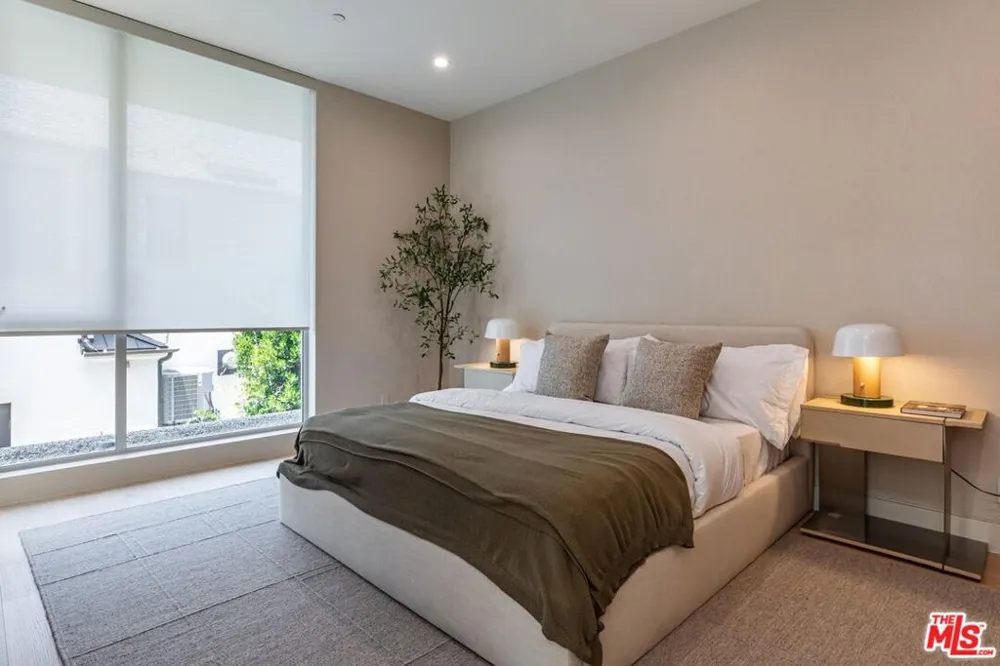 634 Moreno Avenue Los Angeles, CA 90049