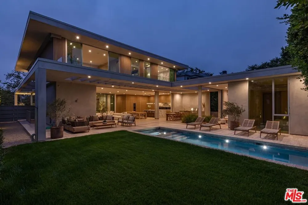 634 Moreno Avenue Los Angeles, CA 90049