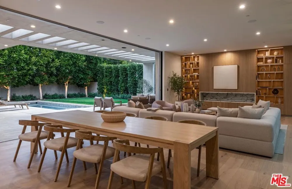 634 Moreno Avenue Los Angeles, CA 90049