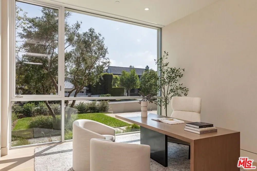634 Moreno Avenue Los Angeles, CA 90049