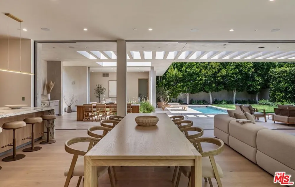 634 Moreno Avenue Los Angeles, CA 90049