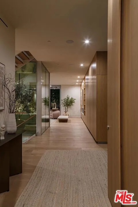 634 Moreno Avenue Los Angeles, CA 90049