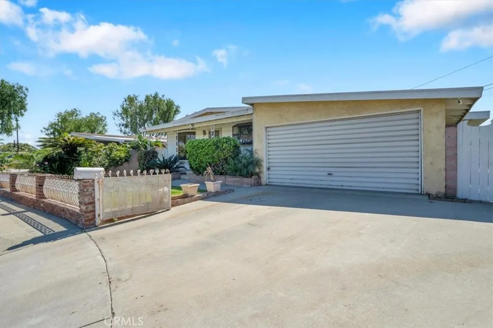 9241 Vicki Drive Santa Fe Springs, CA 90670