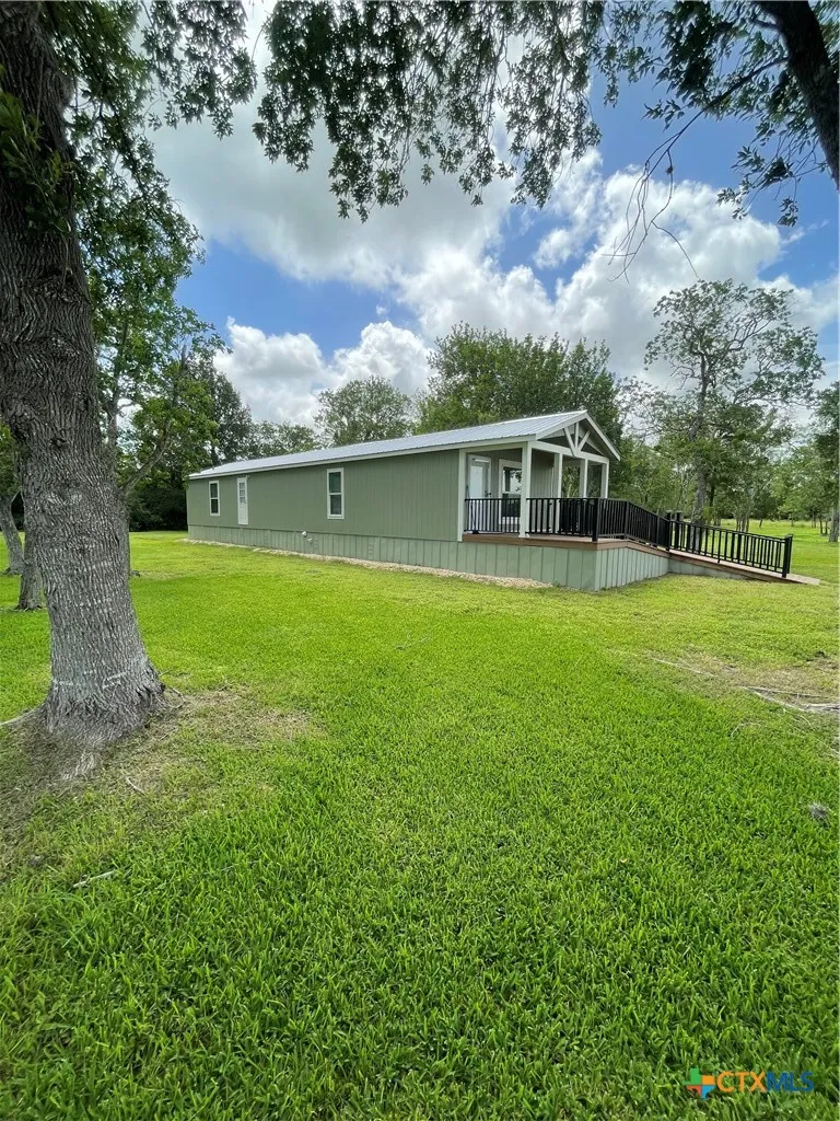 908 Colorado Street Edna, TX 77957