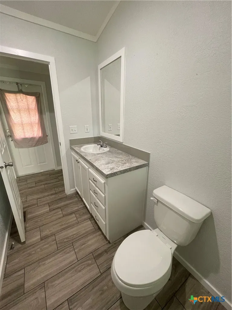 908 Colorado Street Edna, TX 77957