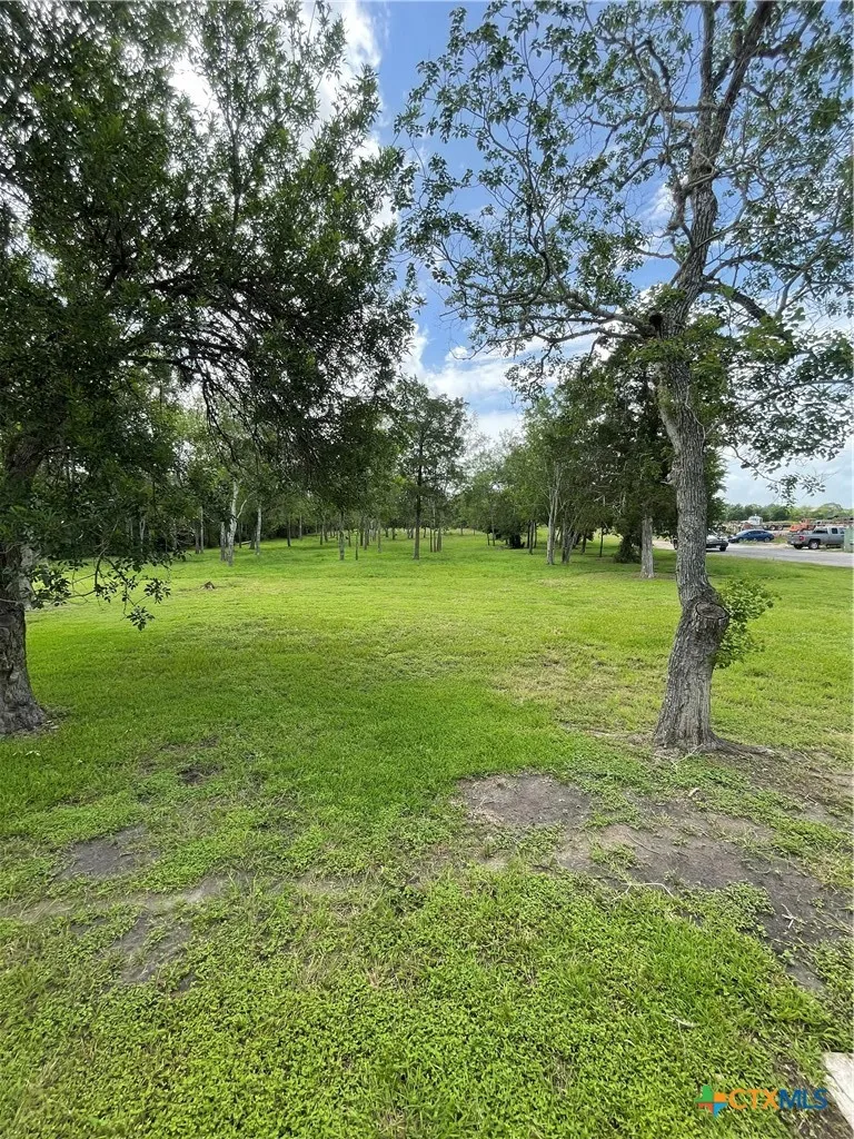 908 Colorado Street Edna, TX 77957