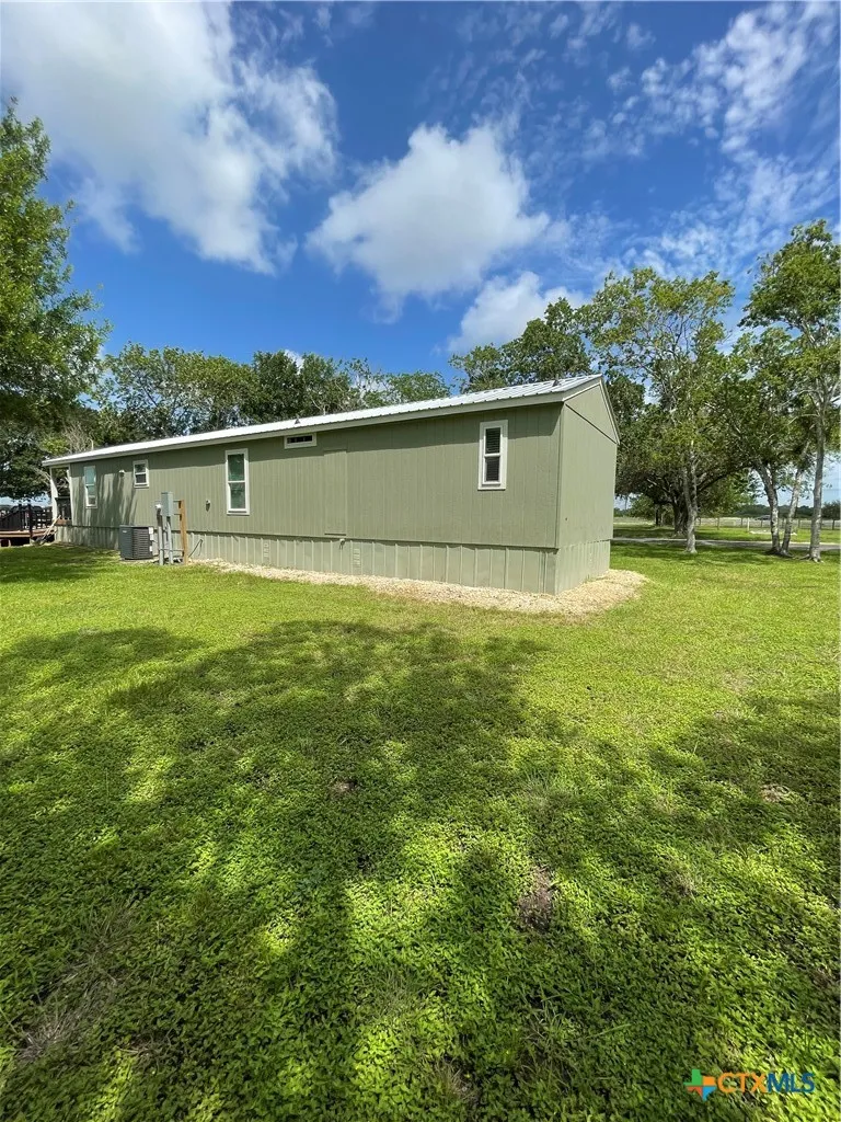 908 Colorado Street Edna, TX 77957