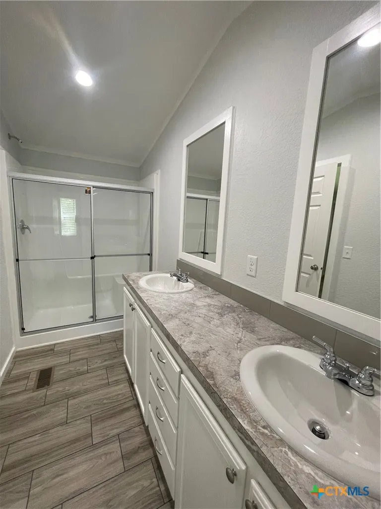 908 Colorado Street Edna, TX 77957