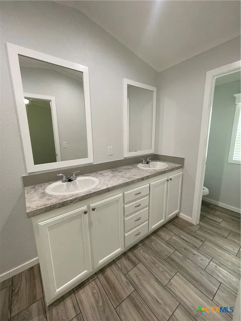 908 Colorado Street Edna, TX 77957