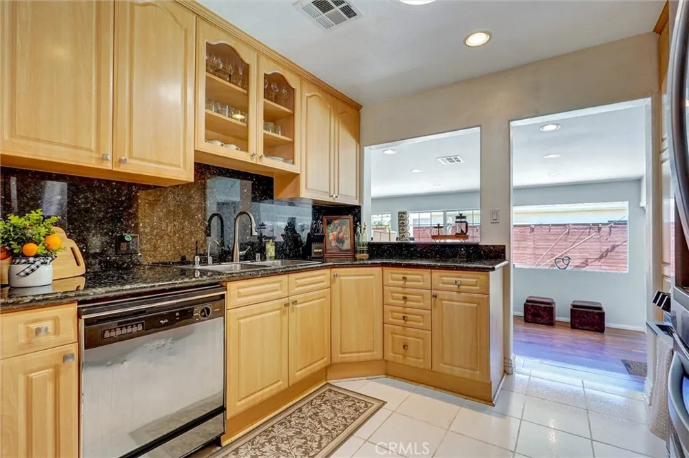 17513 Tiara Street Encino, CA 91316