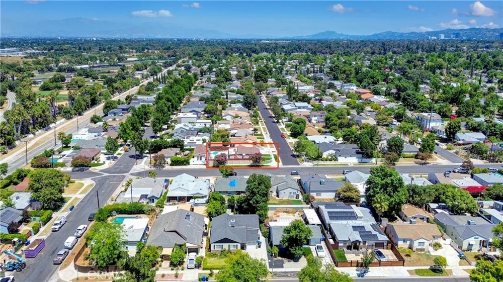 17513 Tiara Street Encino, CA 91316
