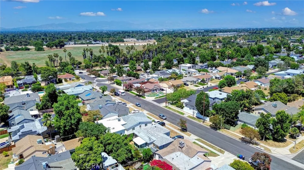 17513 Tiara Street Encino, CA 91316