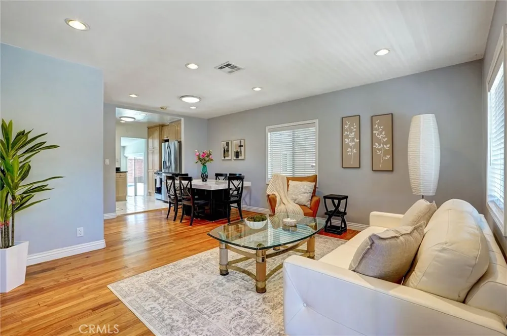 17513 Tiara Street Encino, CA 91316