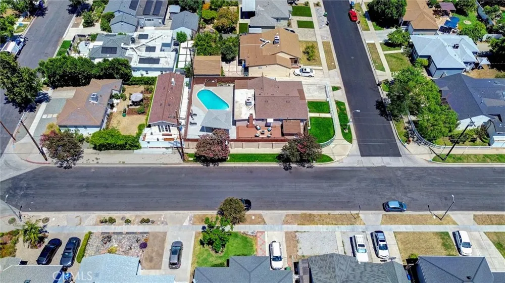 17513 Tiara Street Encino, CA 91316