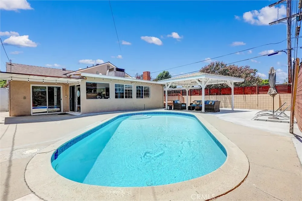 17513 Tiara Street Encino, CA 91316