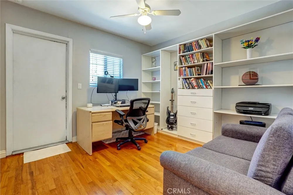 17513 Tiara Street Encino, CA 91316