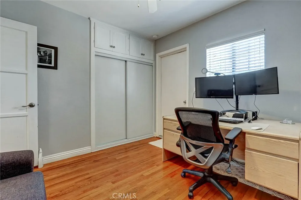 17513 Tiara Street Encino, CA 91316